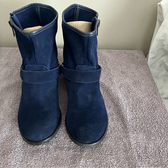Restricted blue suede ankle booties with outside zip and buckle detail. Elvis - Picture 1 of 9